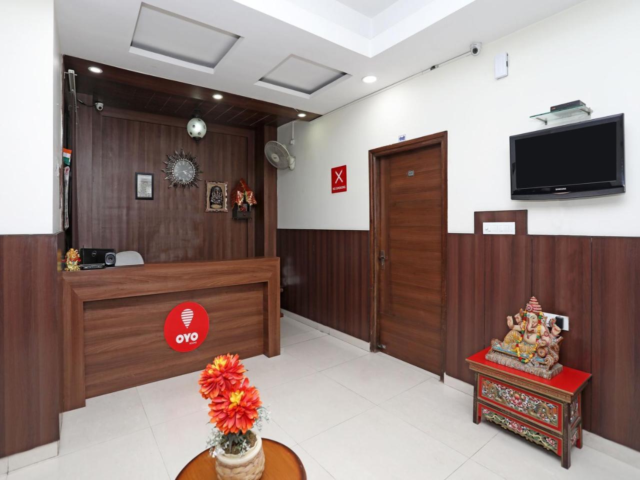 Oyo 680 Hotel Ranjana Heritage Lucknow Buitenkant foto