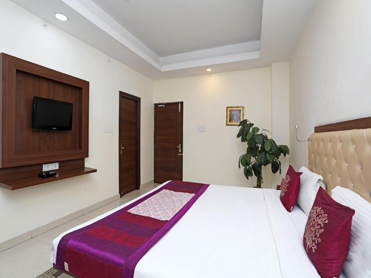 Oyo 680 Hotel Ranjana Heritage Lucknow Buitenkant foto